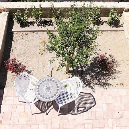 Apartments Terra Sun With Private Pool Or Jacuzzi Njivice Exterior foto